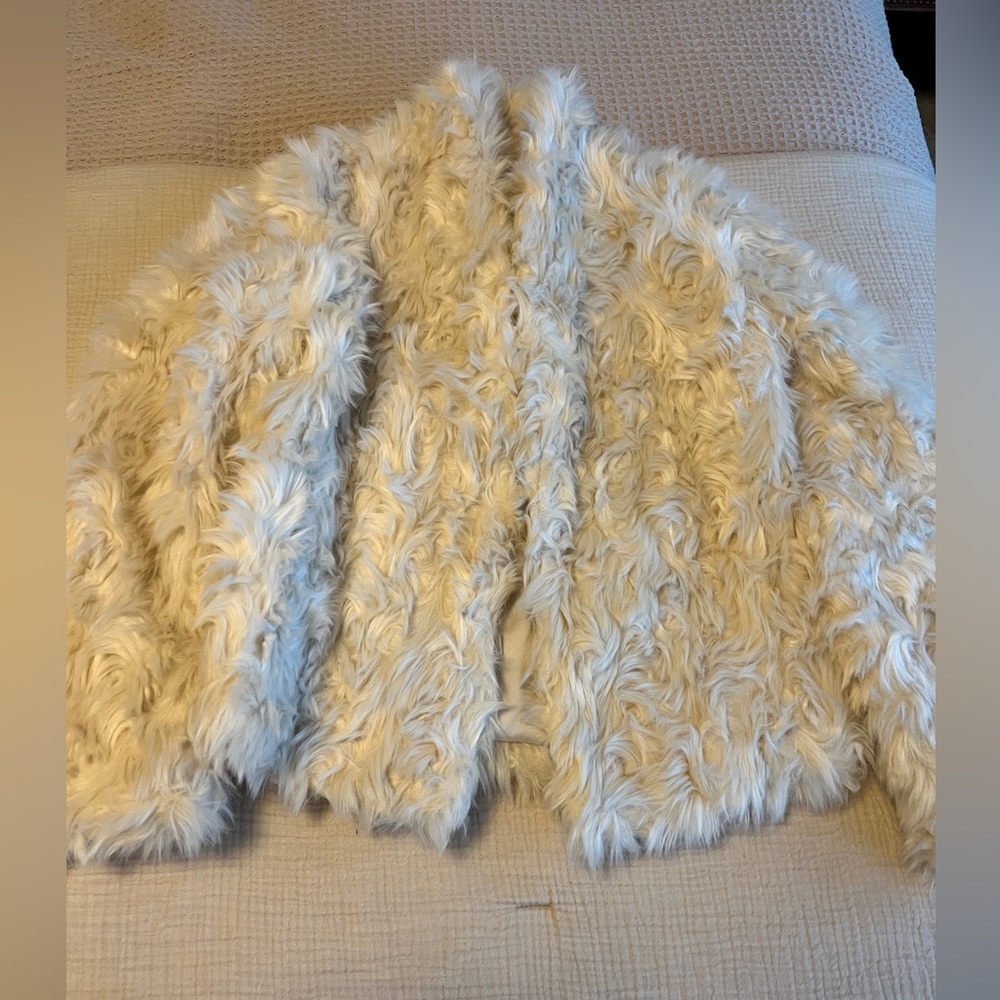 Vince Plush Faux Fur Jacket - Cream (size small) - Picture 2 of 8